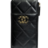 CHANEL Pre-Owned 19 CHANEL phone and card holder wallet